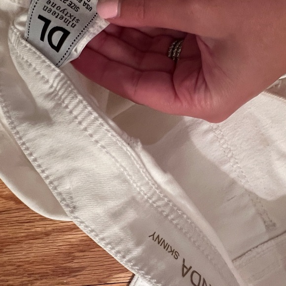 DL1961 Amanda skinny white distressed jeans - Picture 2 of 4